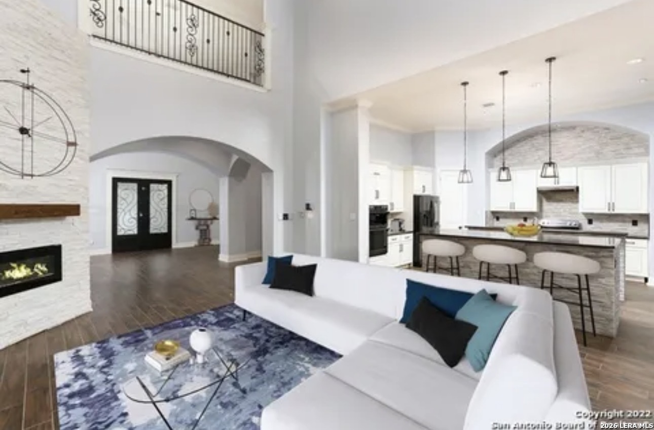 Search 1811 Barrett Palms