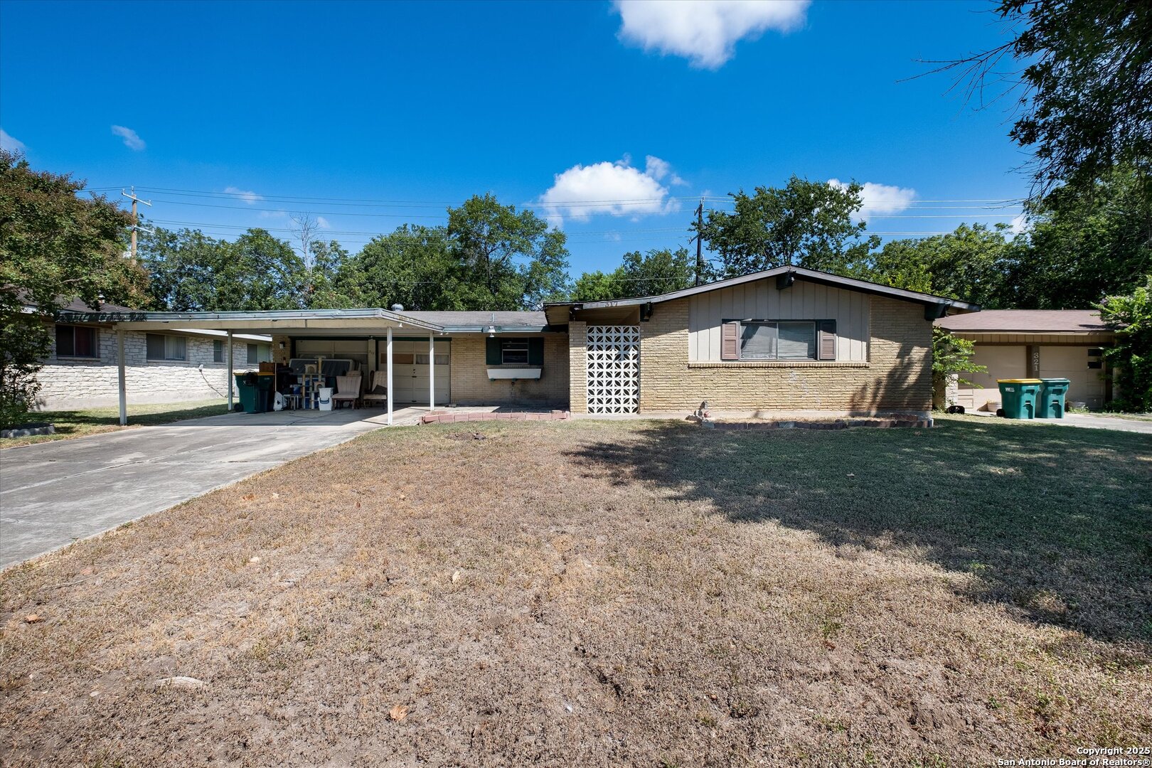 317 E Lindbergh