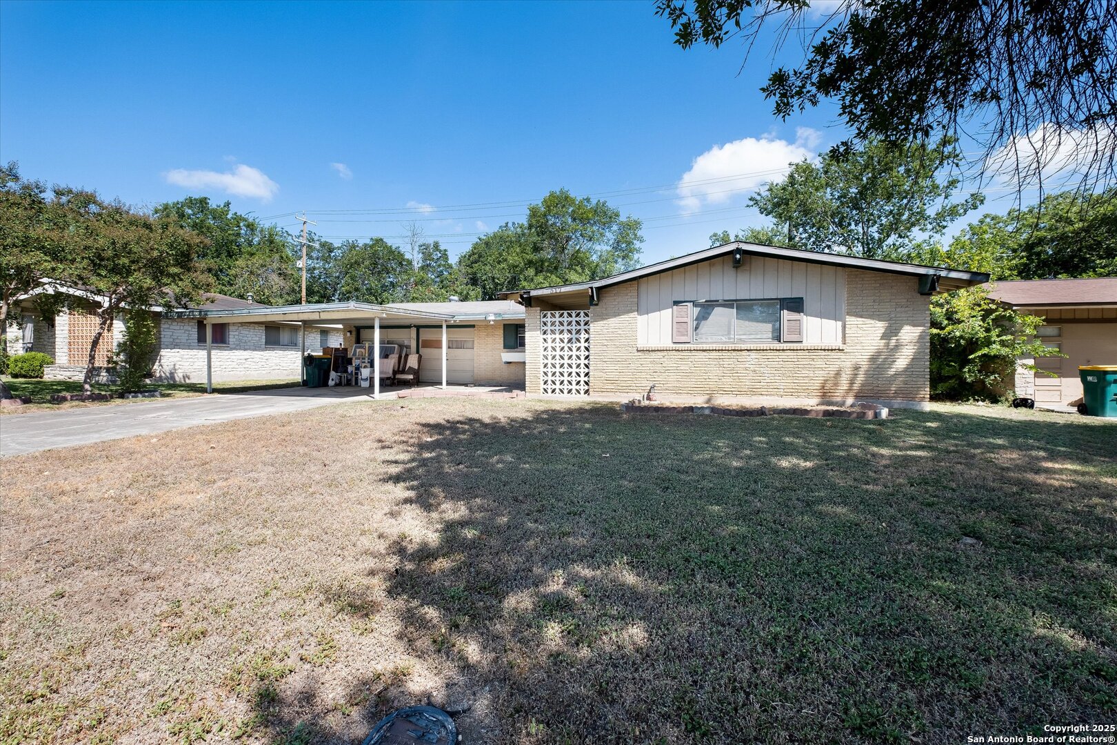 317 E Lindbergh