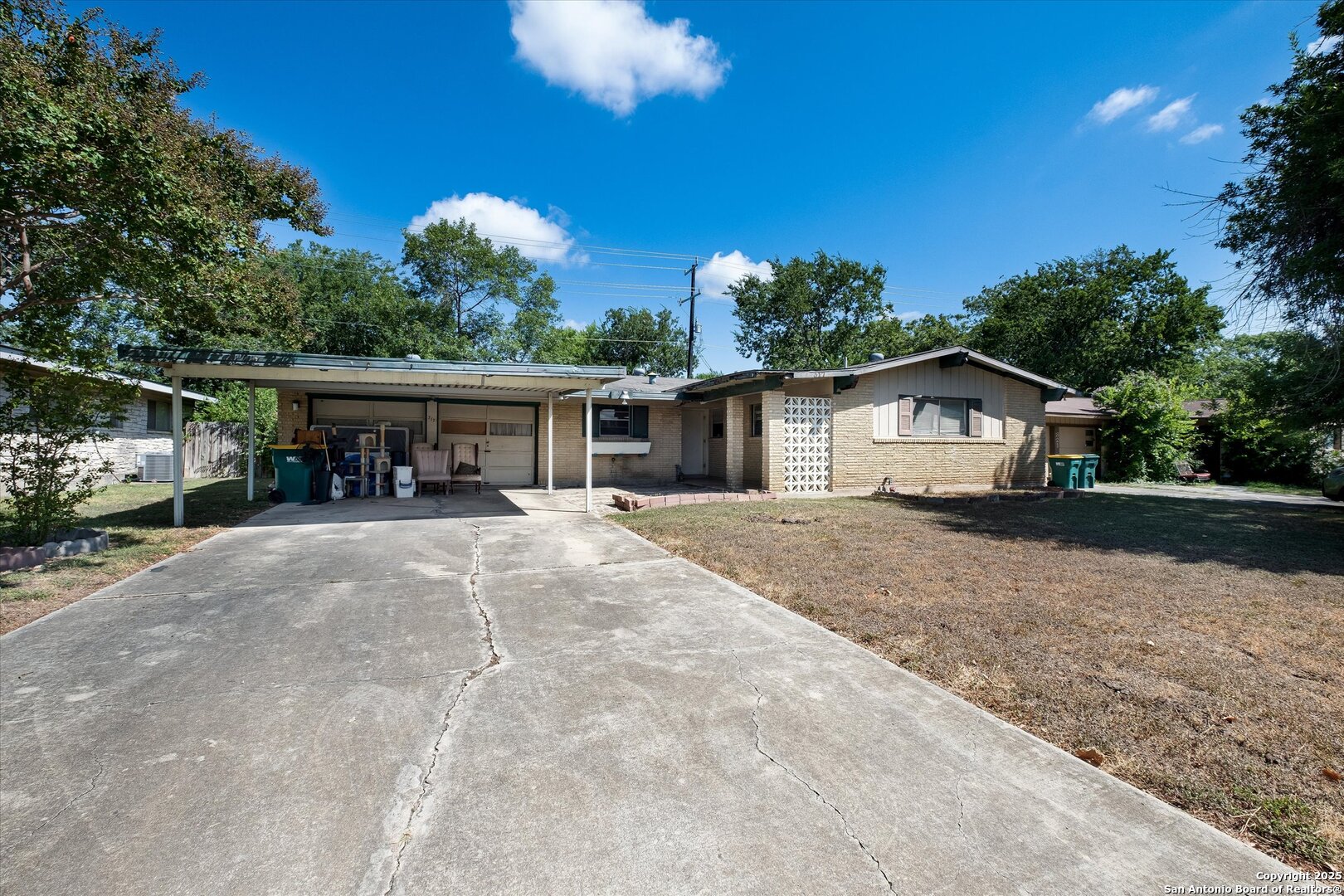 317 E Lindbergh