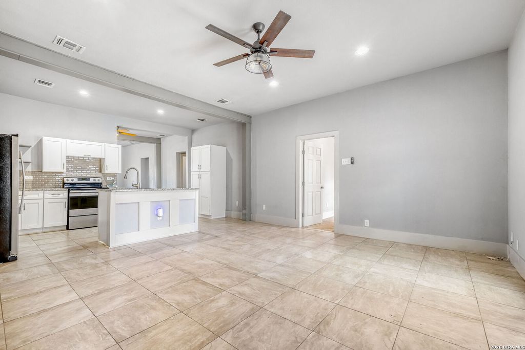 Photo of 1127 Westfall, San Antonio, TX 78210 (MLS # 1946754)