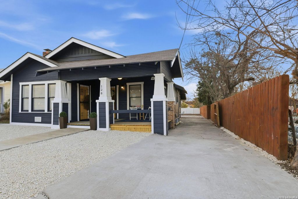 Photo of 128 BLANCO RD, San Antonio, TX 78212 (MLS # 1940290)