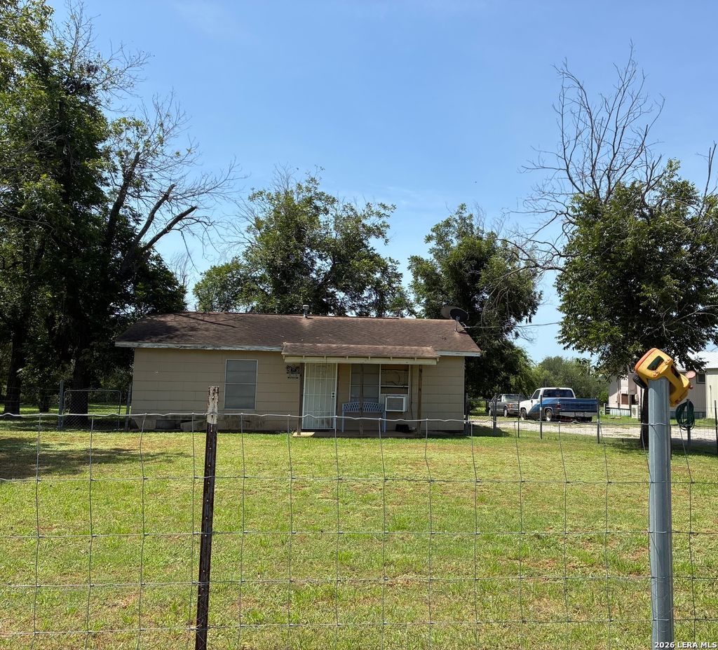 Photo of 273 County Road 743, Yancey, TX 78886 (MLS # 2002736)