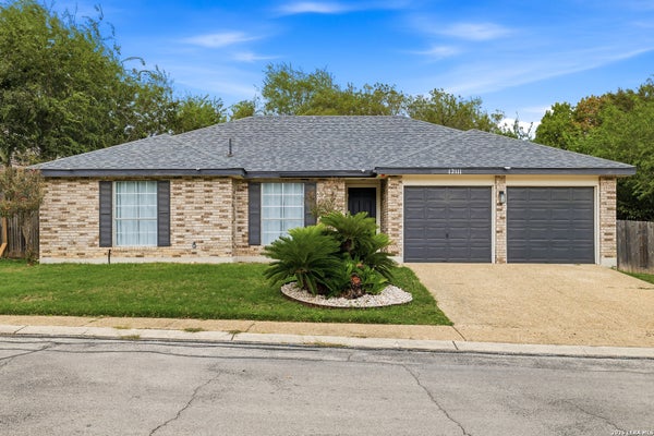 12111 STONEY POND, SAN ANTONIO, TX 78247 - Image d9bc59c6c764cf3bfbbfe5bf3e56902c/925635012