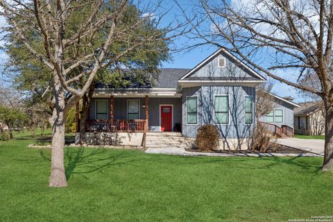 136 W Evergreen Boerne TX 78006