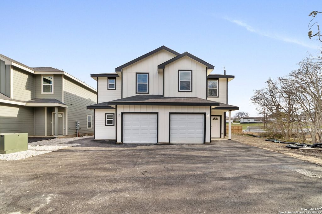 Photo of 7356 Misty Ridge Dr 11 #11, Converse, TX 78109 (MLS # 1926196)