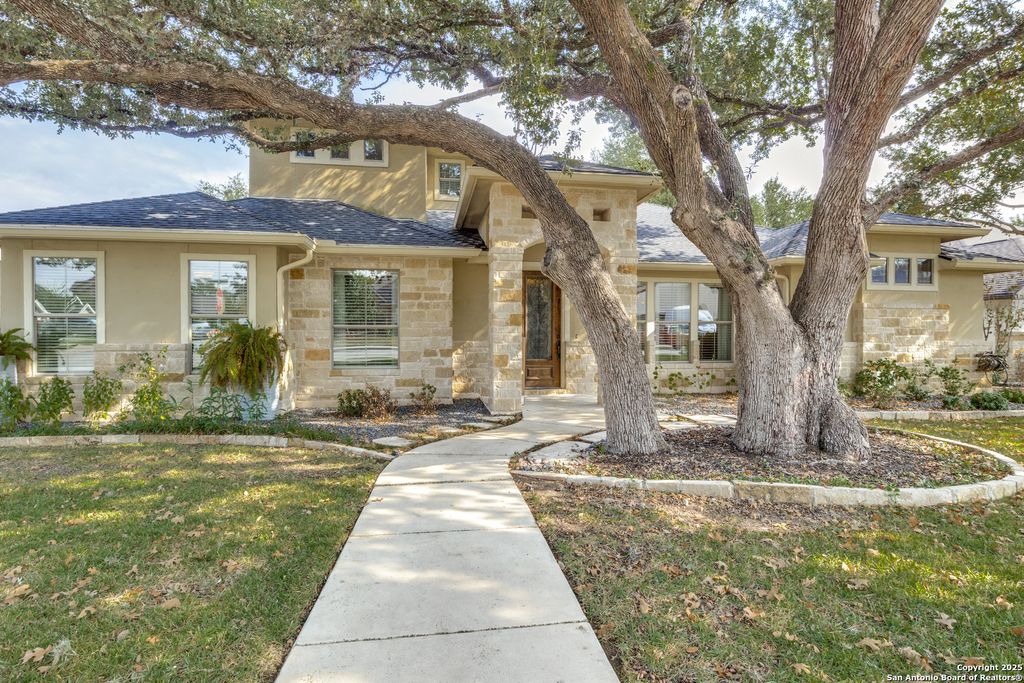 Photo of 205 Lone Tree, Boerne, TX 78006 (MLS # 1924777)