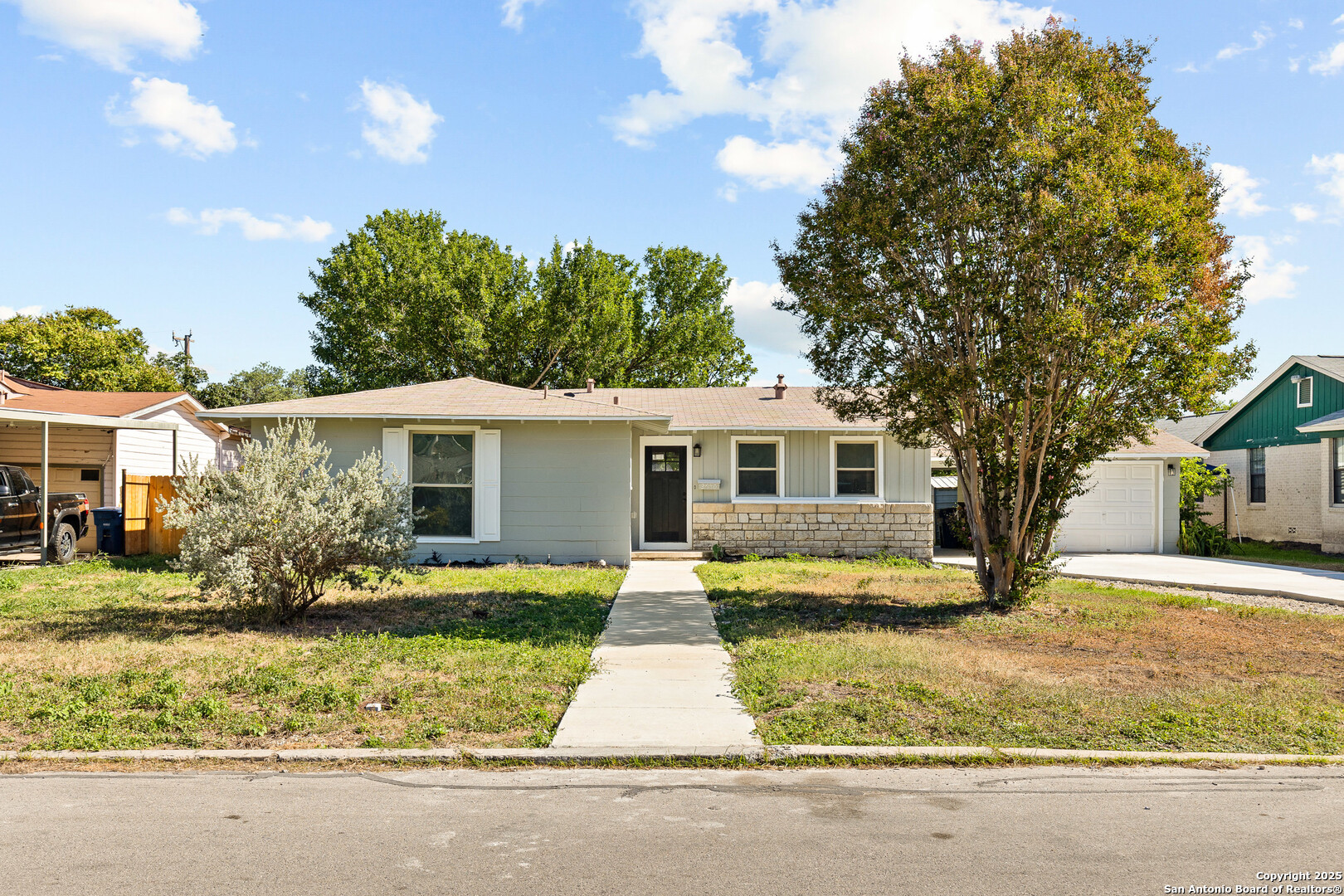 2630 W Kings Hwy