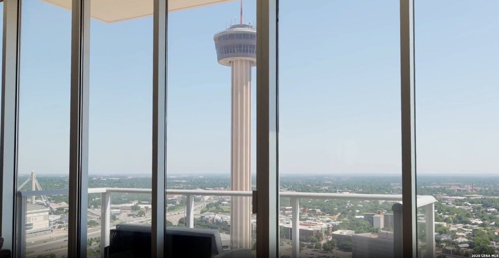 Photo of 610 E MARKET ST 2803 #2803, San Antonio, TX 78205 (MLS # 2011297)