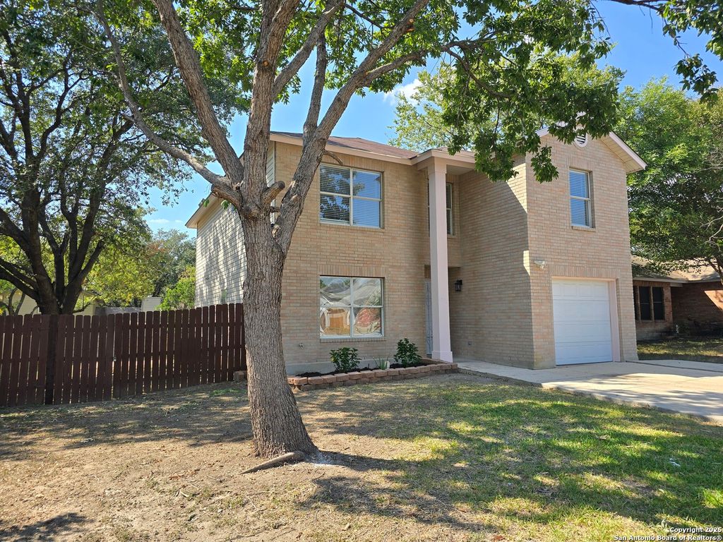 Photo of 13914 Villa Camino, San Antonio, TX 78233 (MLS # 1913183)