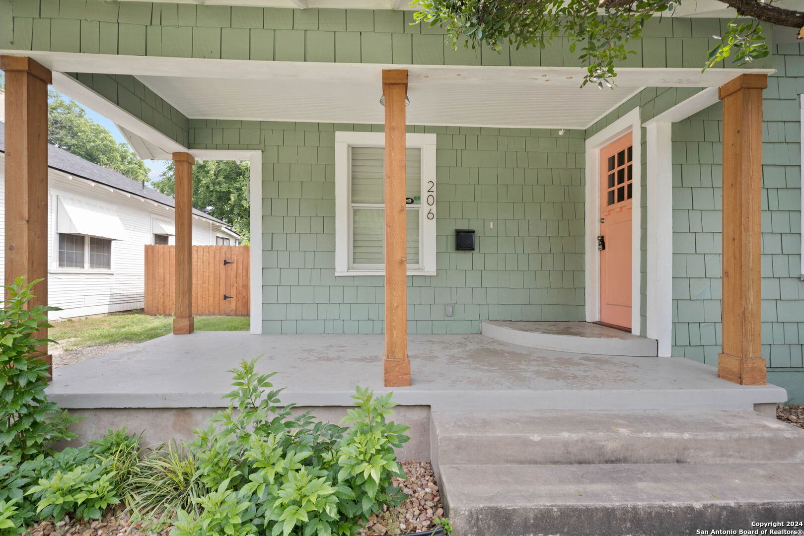 206 W HIGH AVE