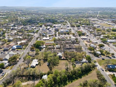Photo of 114 Turner, Boerne, TX 78006 (MLS # 1954351)
