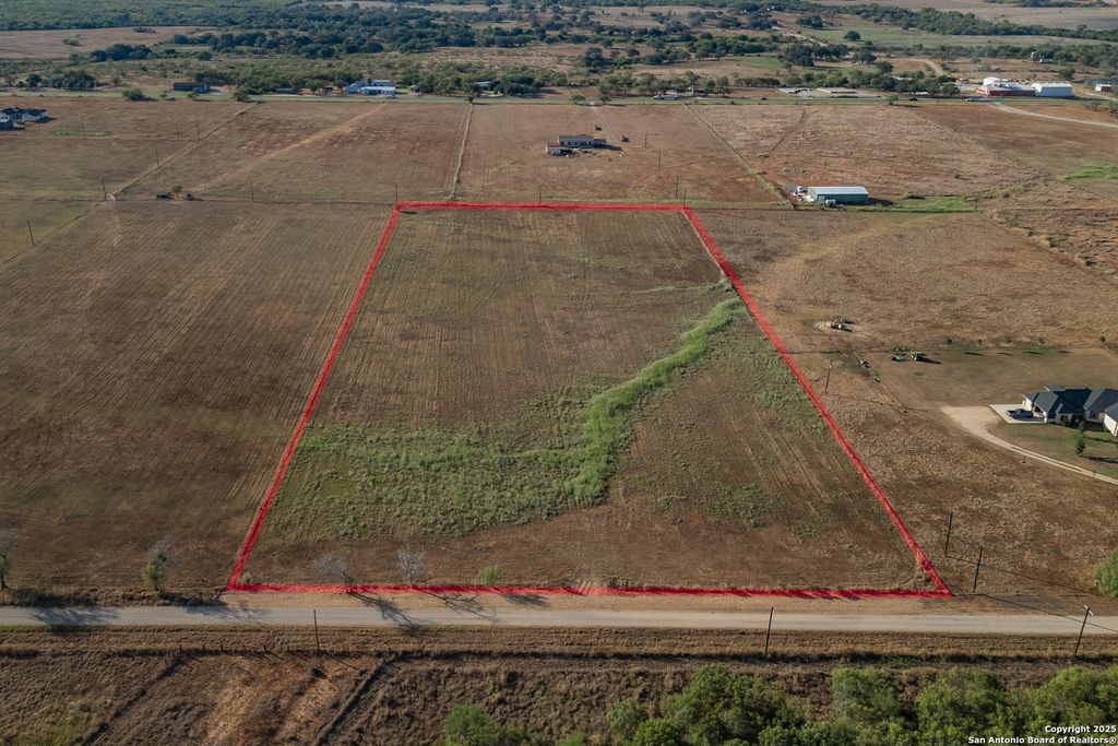 Photo of 1580 County Road 132, Floresville, TX 78114 (MLS # 1910647)