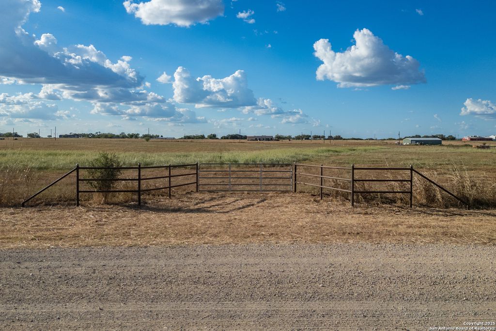 Photo of 1580 County Road 132, Floresville, TX 78114 (MLS # 1910647)
