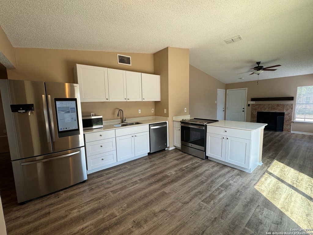 Photo of 6203 Valley Knight, San Antonio, TX 78250 (MLS # 1909056)