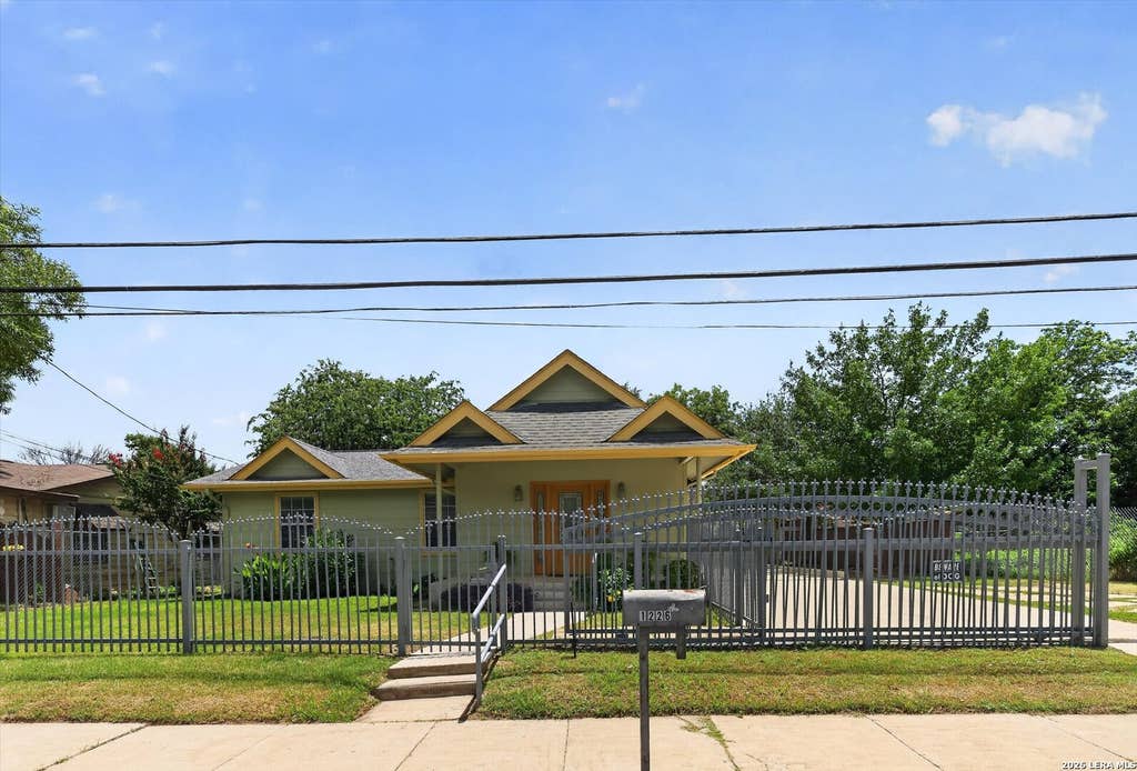 Photo of 1226 PATTON BLVD, San Antonio, TX 78237 (MLS # 1992689)