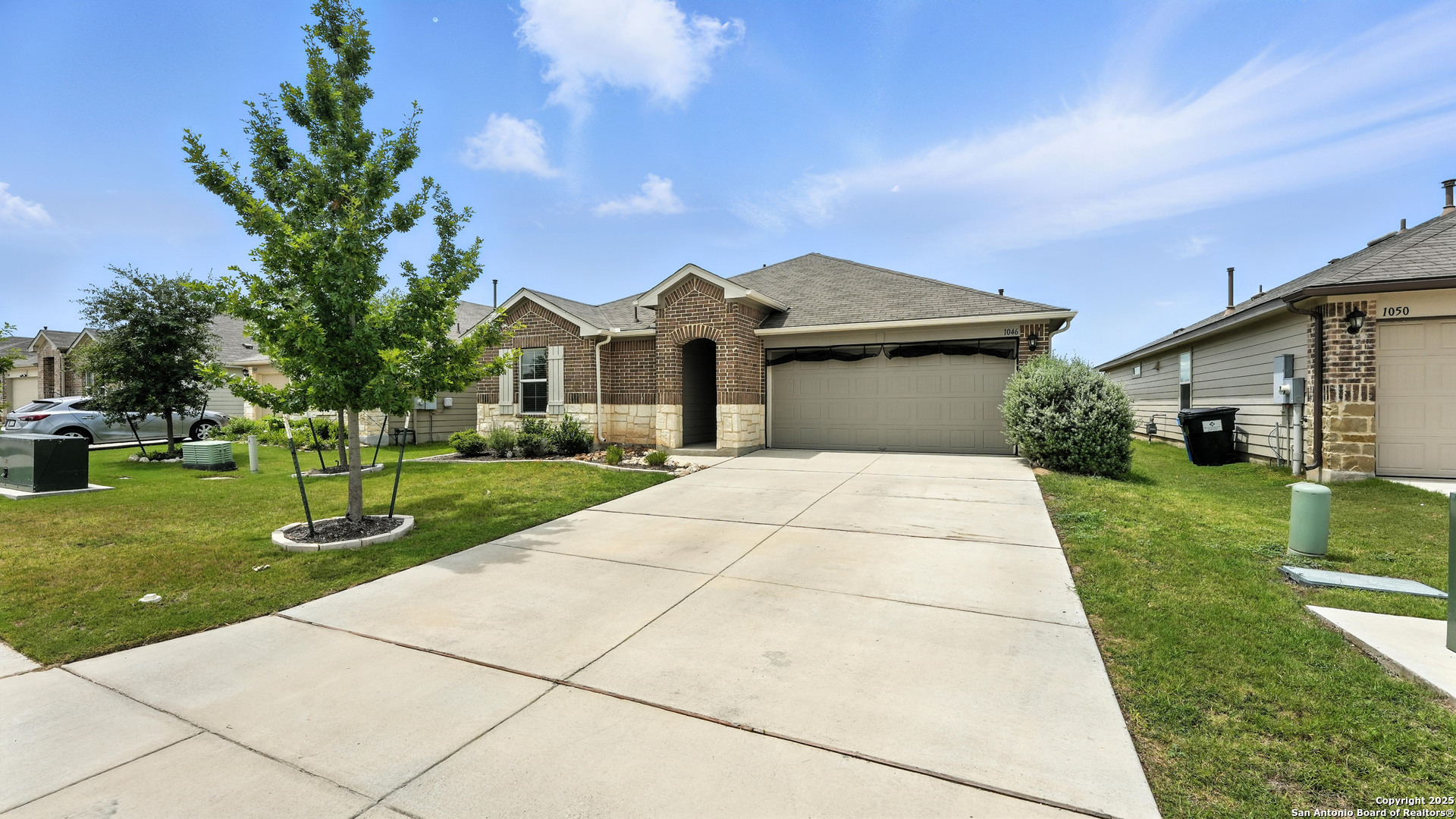 1046 Amble Oak