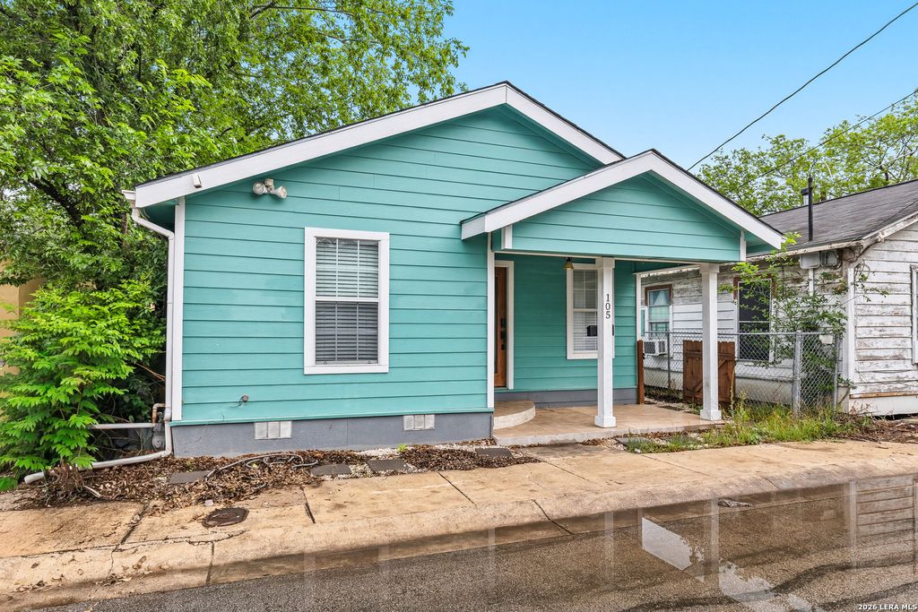 Photo of 105 El Fledo, San Antonio, TX 78210 (MLS # 1960808)