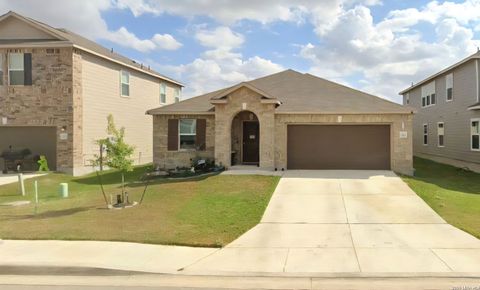 Photo of 513 HARVEST FLDS, New Braunfels, TX 78130 (MLS # 1969277)