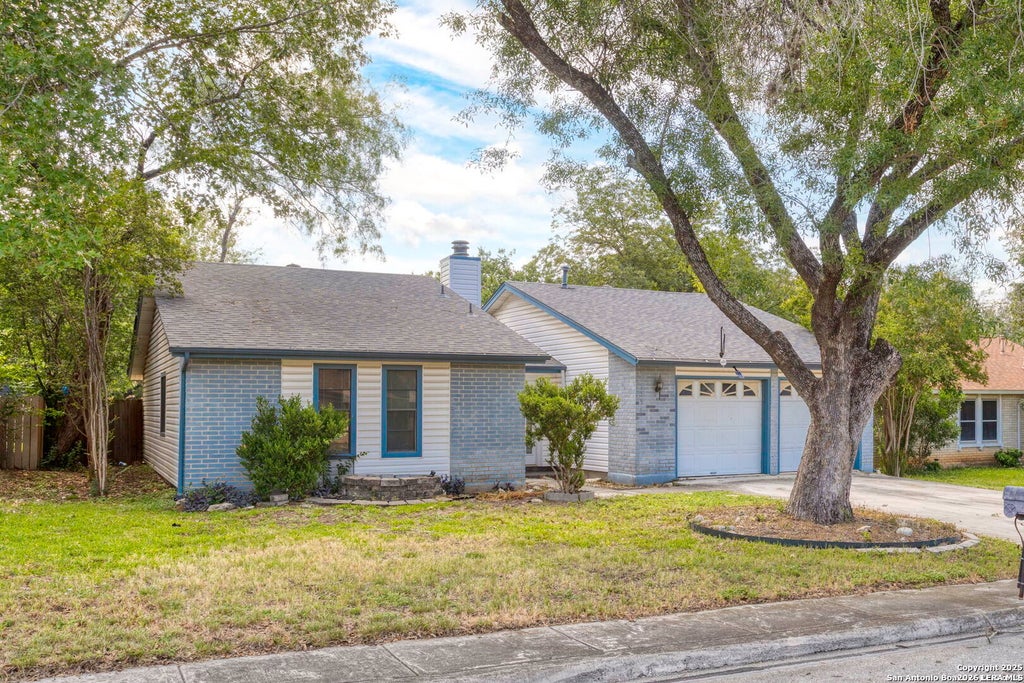 Photo of 7254 FLAMING FOREST ST, San Antonio, TX 78250 (MLS # 1973427)
