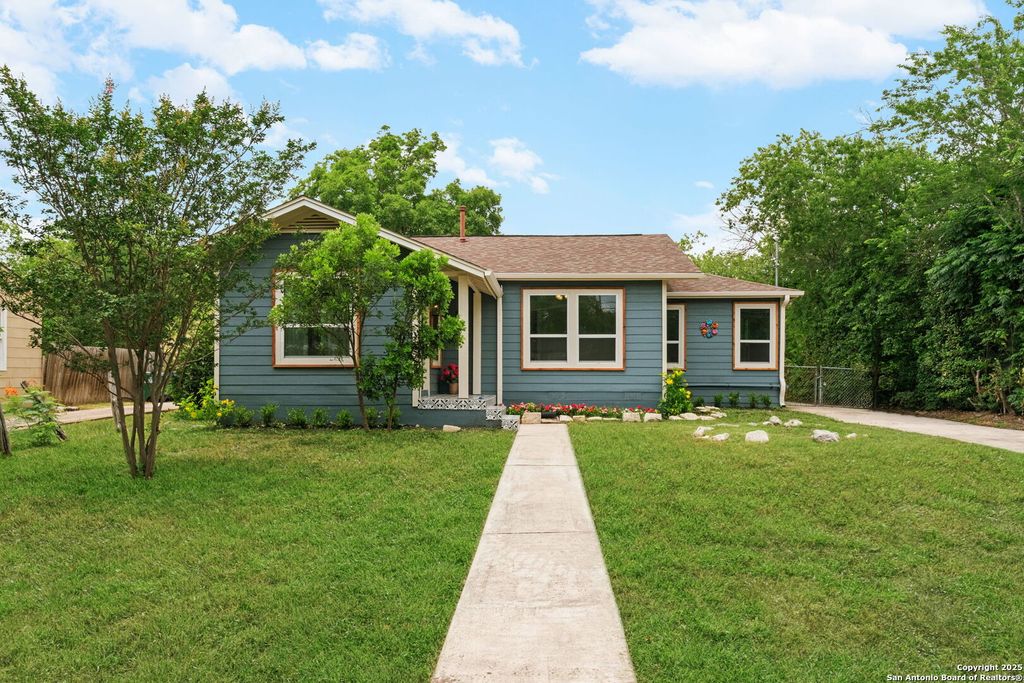 Photo of 131 New Haven, San Antonio, TX 78209 (MLS # 1872494)