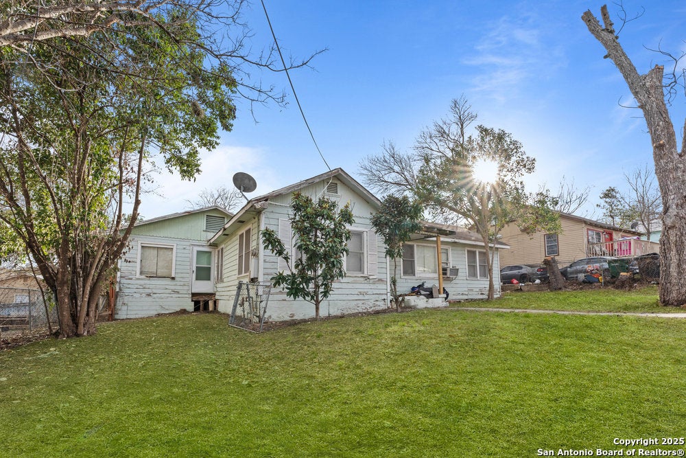 1932 E HIGHLAND BLVD