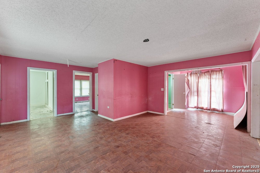 1932 E HIGHLAND BLVD