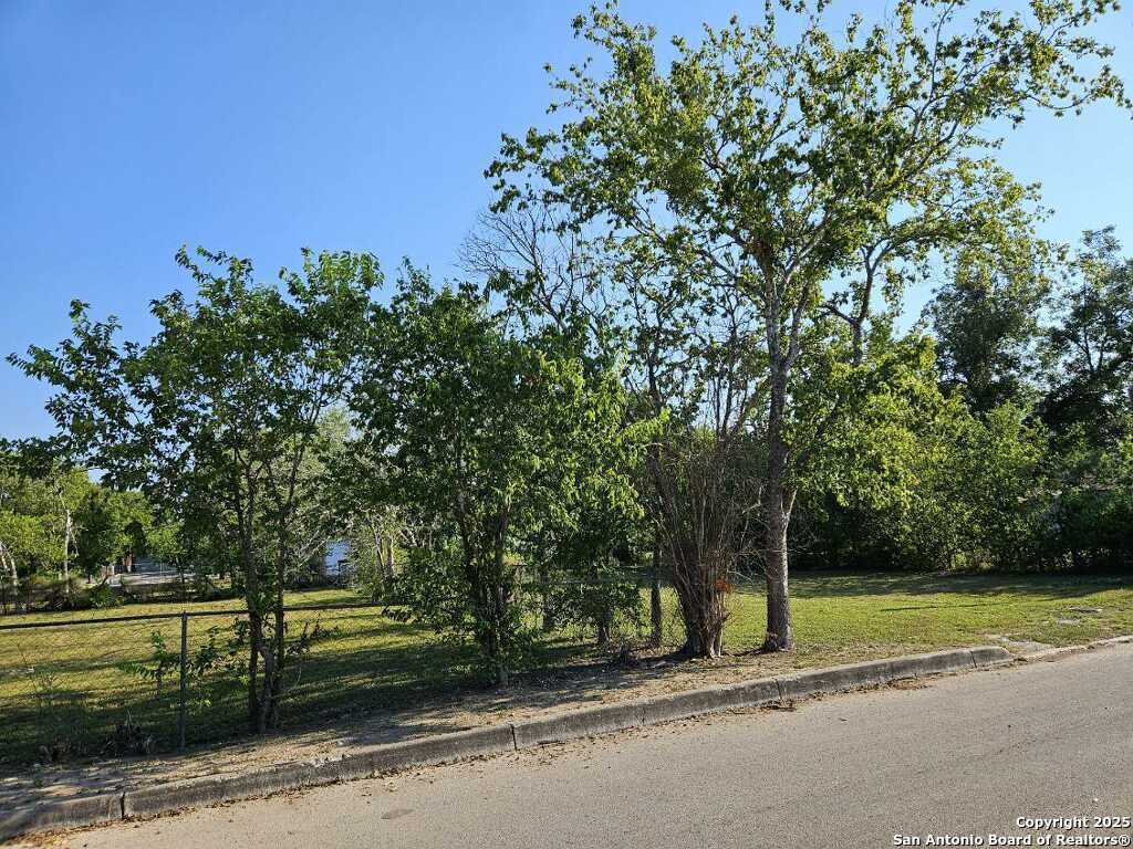 Photo of 546 Seay, Seguin, TX 78155 (MLS # 1896281)