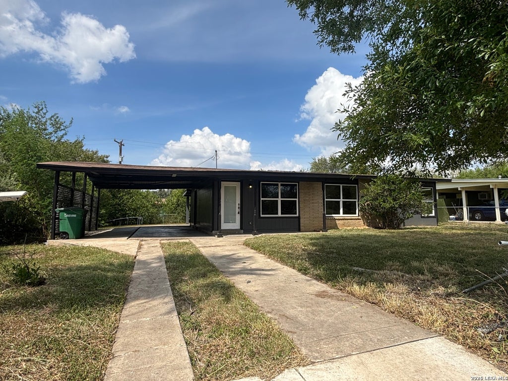 Photo of 151 ASHFORD DR, San Antonio, TX 78227 (MLS # 2018769)