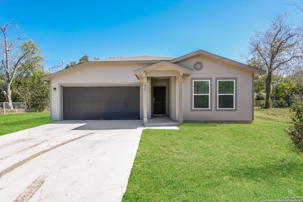 Photo of 917 8th, Seguin, TX 78155 (MLS # 1923593)