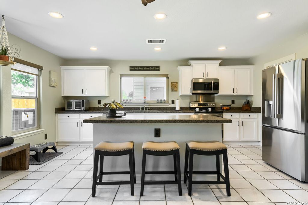 Photo of 5811 Walnut Mill Dr, San Antonio, TX 78244 (MLS # 1951051)