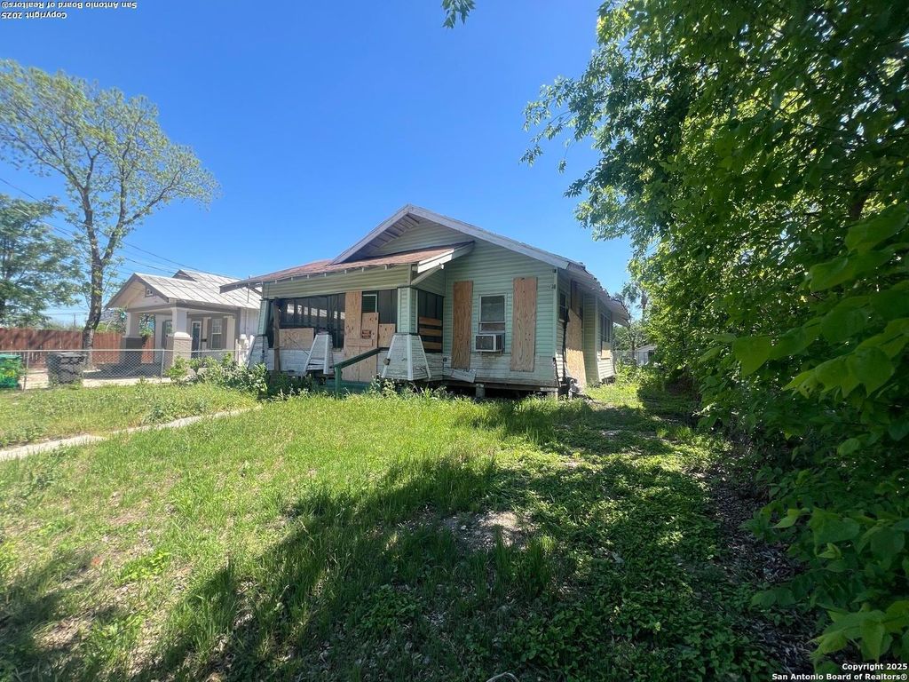 Photo of 1510 Nolan, San Antonio, TX 78202 (MLS # 1856402)