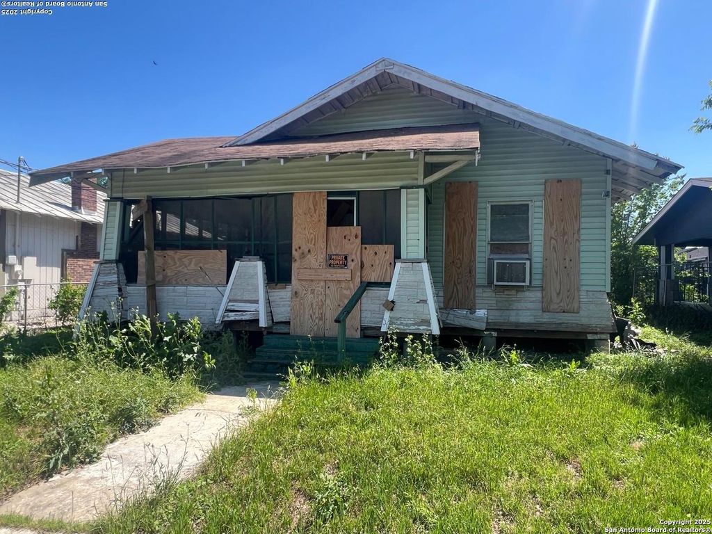 Photo of 1510 Nolan, San Antonio, TX 78202 (MLS # 1856402)