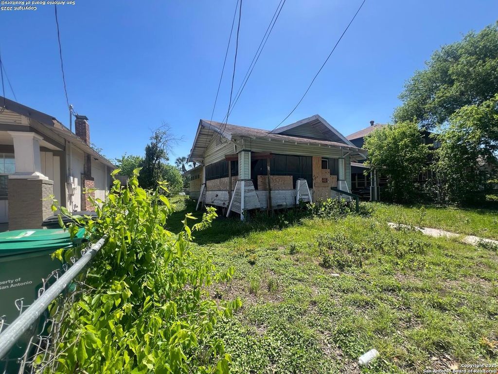 Photo of 1510 Nolan, San Antonio, TX 78202 (MLS # 1856402)