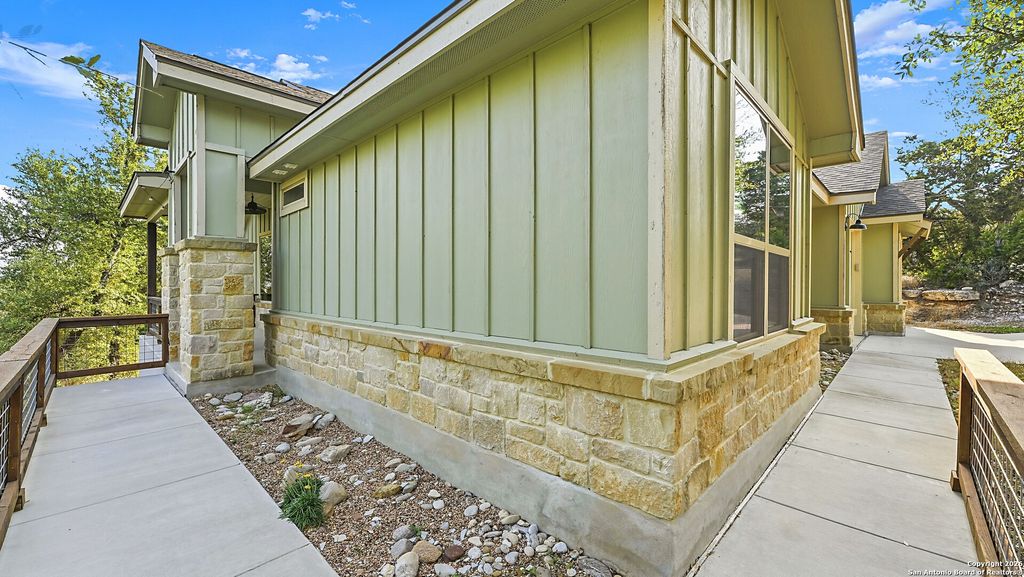 Photo of 1039 Primrose Path, Canyon Lake, TX 78133 (MLS # 1934992)