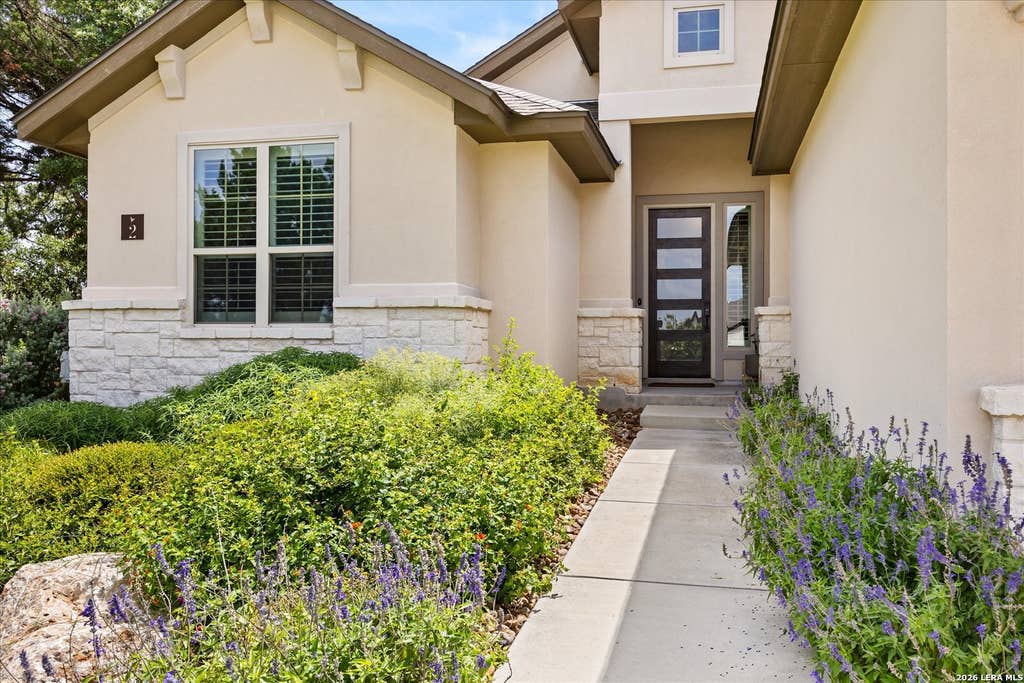 Photo of 2 CANARIO LN, Boerne, TX 78006 (MLS # 1997098)