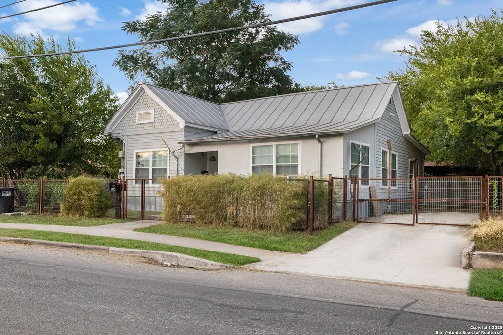 Photo of 1710 S Presa St, San Antonio, TX 78210 (MLS # 1894094)