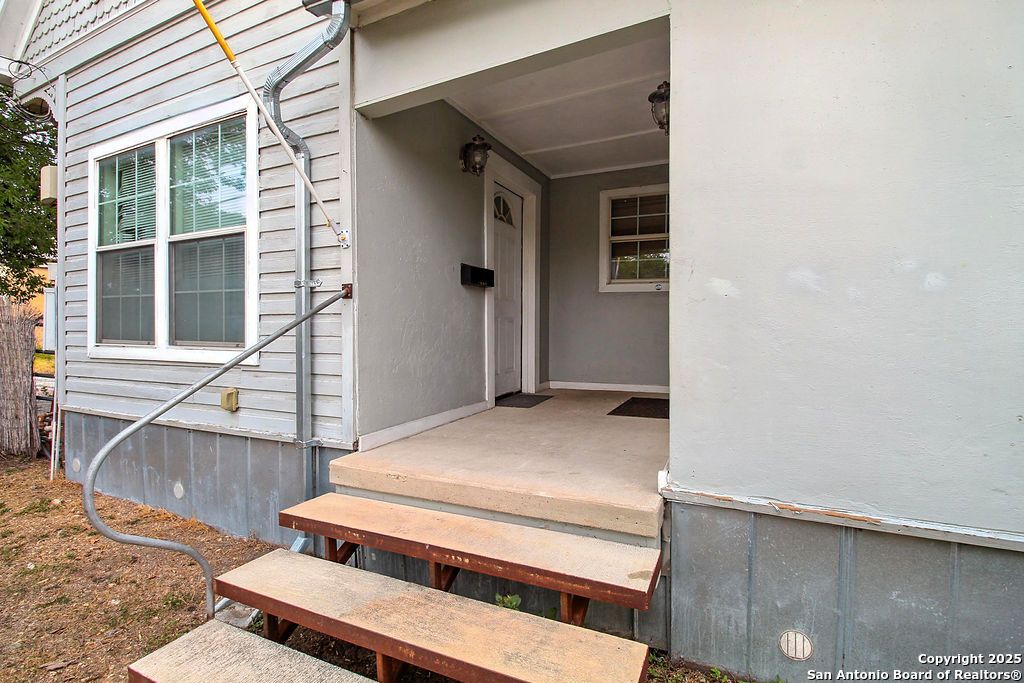 Photo of 1710 S Presa St, San Antonio, TX 78210 (MLS # 1894094)