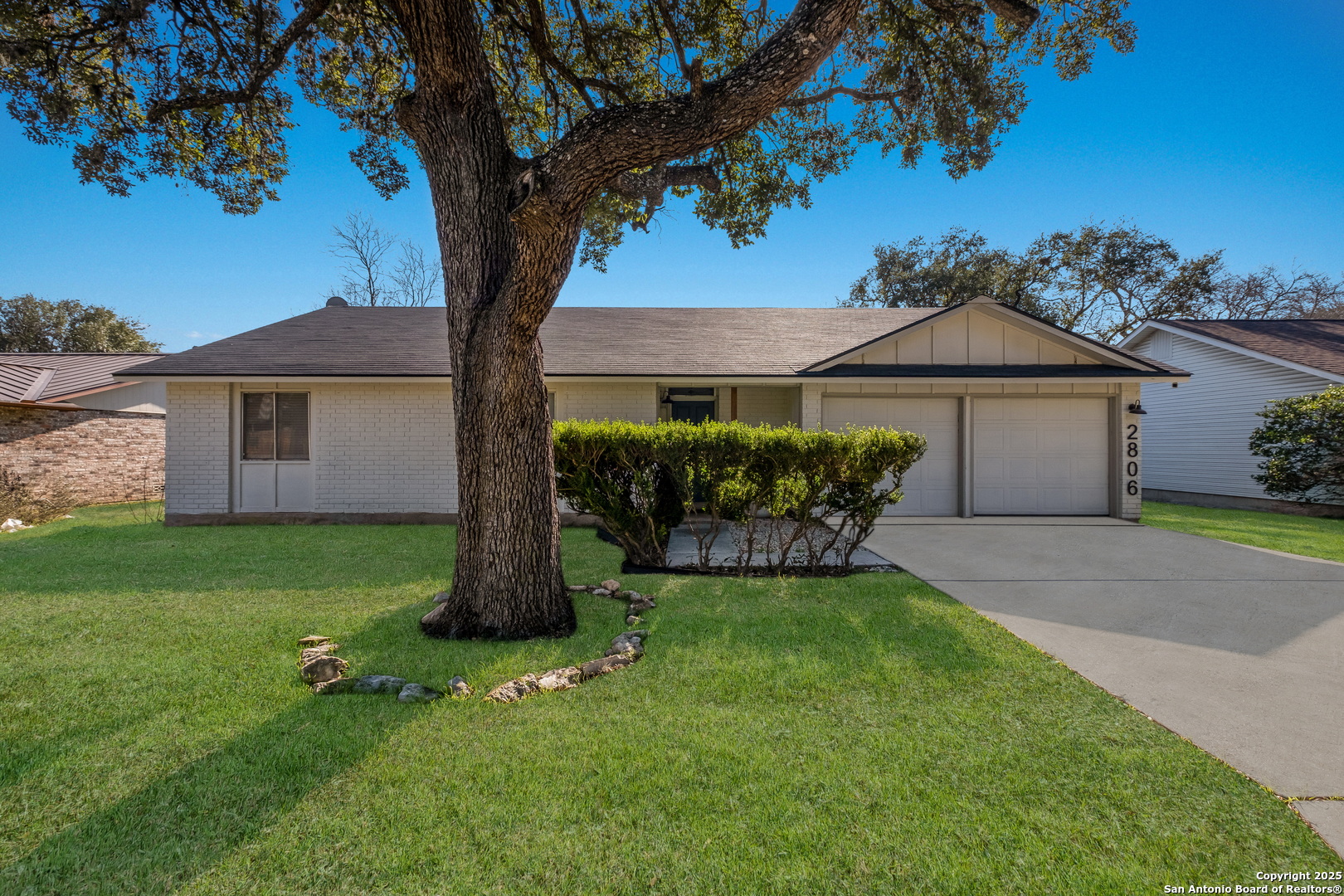 2806 Floral Way