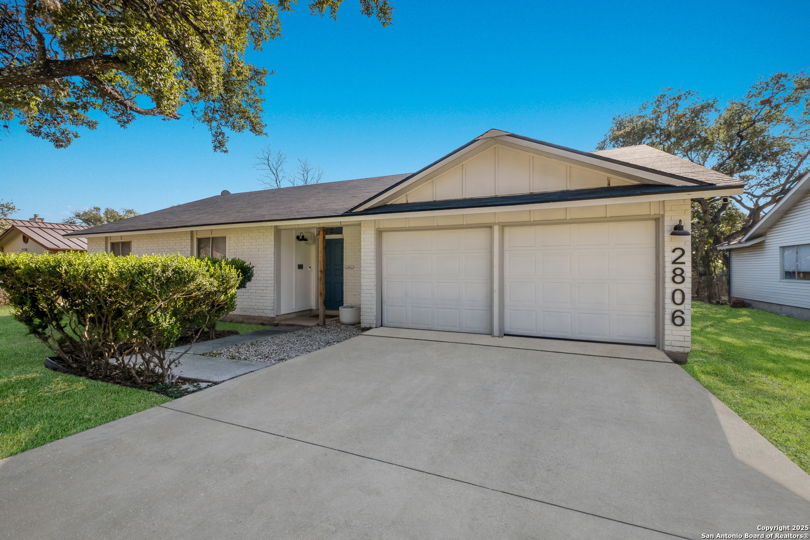 2806 Floral Way