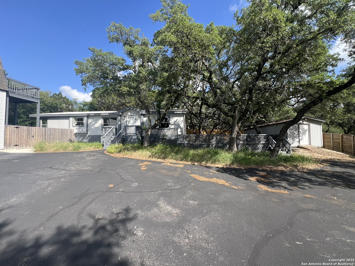 1108 Hillside Oaks