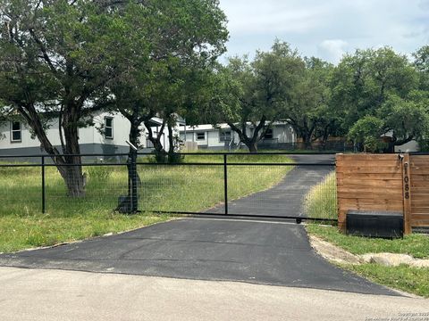 1108 Hillside Oaks Bulverde TX 78163