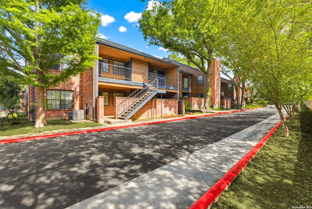 Photo of 4803 Hamilton Wolfe 914 #914, San Antonio, TX 78229 (MLS # 1969877)