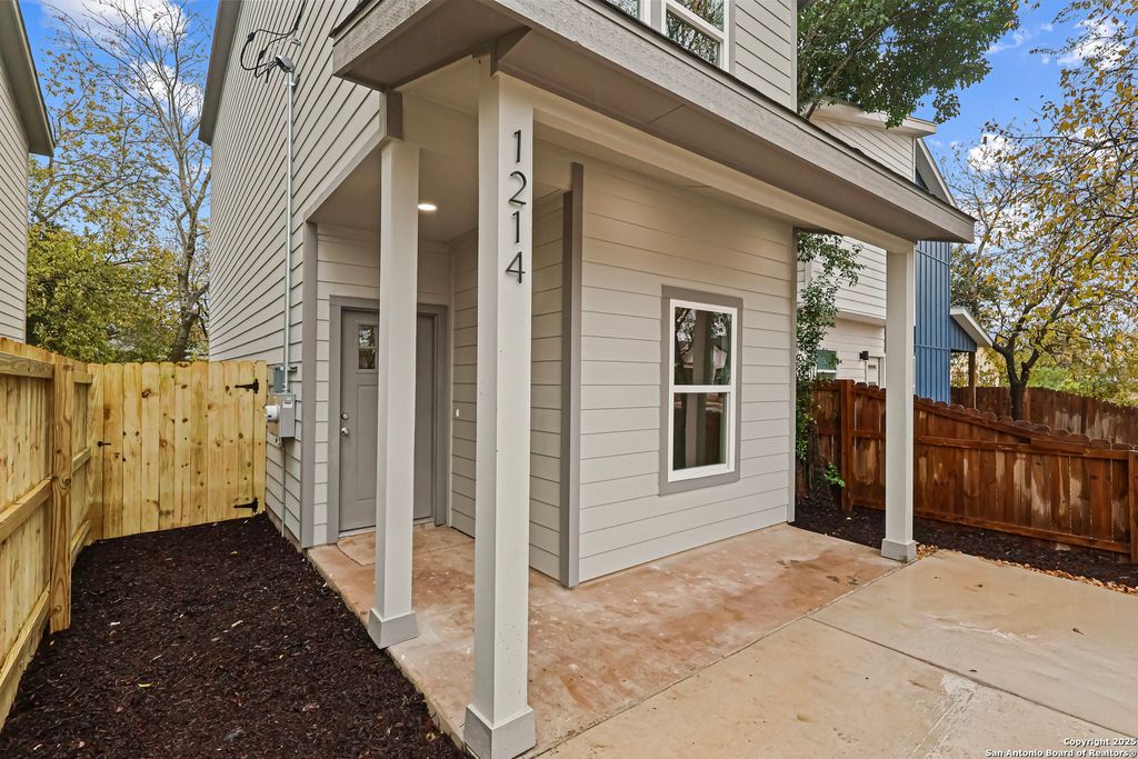 Photo of 1214 Aransas, San Antonio, TX 78210 (MLS # 1929507)