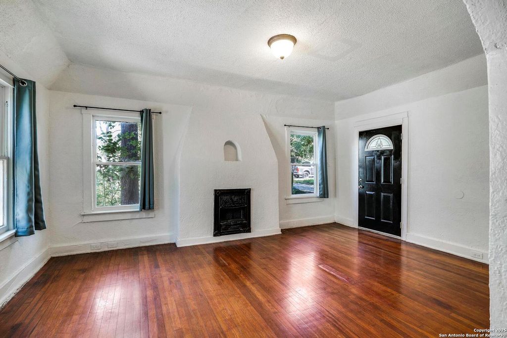 Photo of 1434 hicks, San Antonio, TX 78210 (MLS # 1922220)