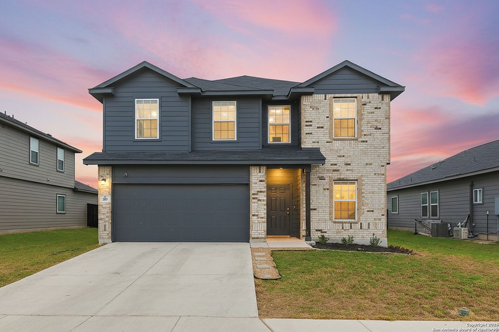 Photo of 305 Tims Way, Seguin, TX 78155 (MLS # 1924179)