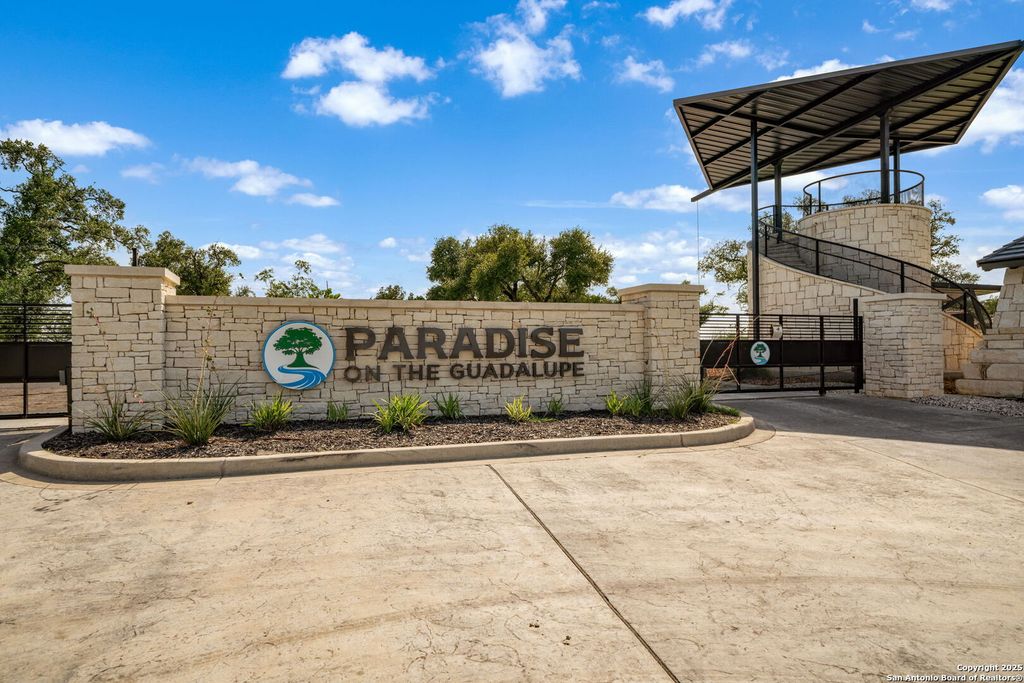 Photo of 1750 Paradise Pkwy, Canyon Lake, TX 78133 (MLS # 1888136)