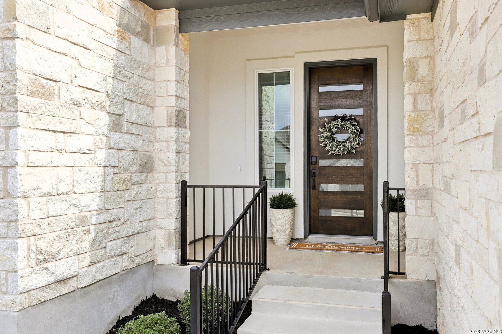 1538 Escarpment