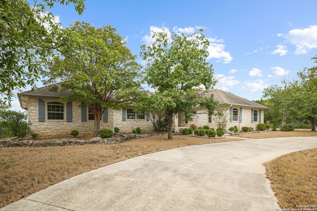 Photo of 1258 River Bluff, Pipe Creek, TX 78063 (MLS # 1929923)