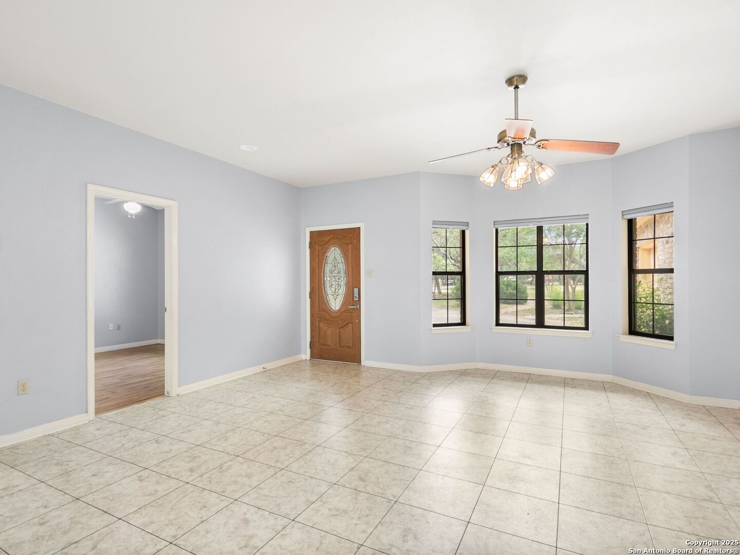 405 Sandy Oaks